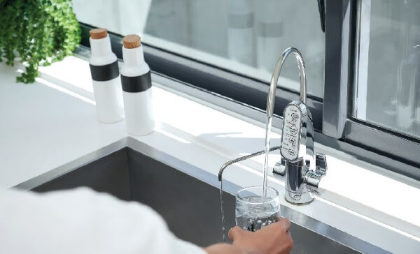 Những hạn chế và lưu ý quan trọng khi sử dụng nước ion kiềm