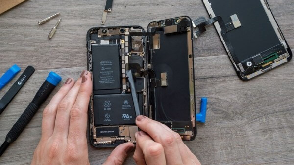Người dùng cần chú ý đến chính sách bảo hành máy lock và máy quốc tế