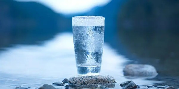 Thành phần chính và nguồn gốc của nước khoáng mặn