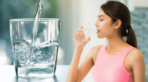Nước kiềm nên được dùng xen kẽ với nước lọc thông thường