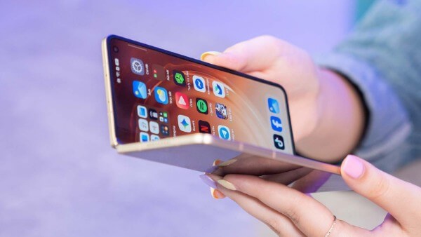 Màn hình gập trên OPPO Find N6 và Samsung Fold 7