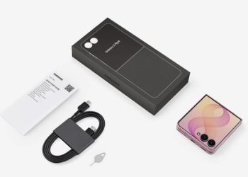 Mở hộp Samsung Galaxy Z Flip8: Đi kèm phụ kiện gì? Có củ sạc không?