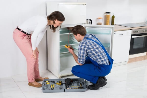Người dùng liên hệ trung tâm bảo hành hoặc đơn vị sửa chữa uy tín