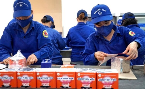 Chọn mua và sử dụng pháo hoa Bộ Quốc phòng chính hãng