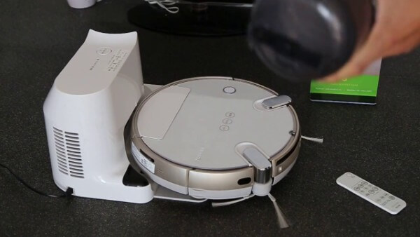Robot hút bụi lau nhà Toshiba VC-RV2