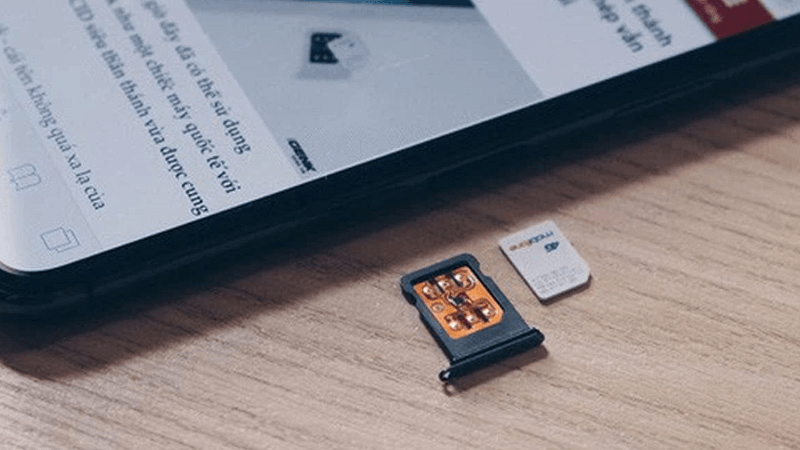 SIM là một bản vi mạch siêu mỏng kích thước tương tự nano SIM