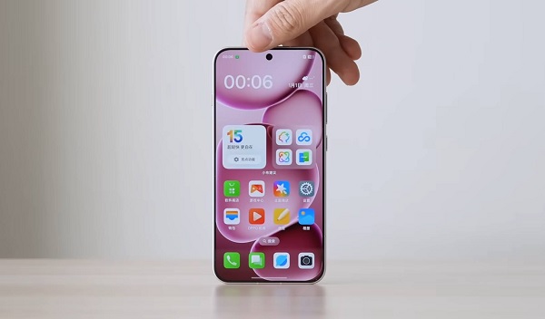 OPPO Find X8s trang bị màn hình phẳng 6.32 inch