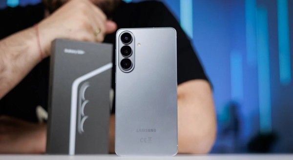 Galaxy S26 theo đuổi ngôn ngữ thiết kế tối giản cầm nắm nhẹ nhàng hơn