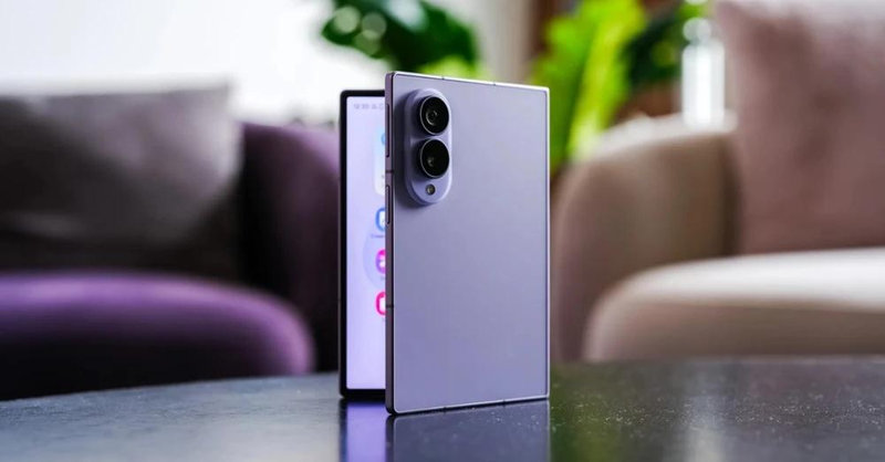 Thiết kế thân rộng hoàn toàn mới ở Galaxy Z Fold 8 