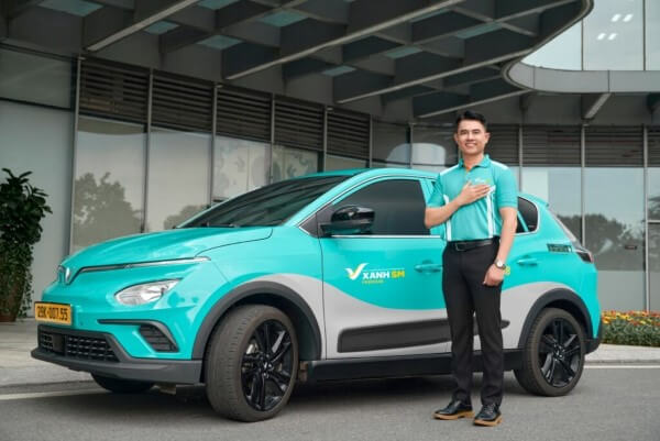 Tổng đài Xanh SM giúp giải quyết các nhu cầu và thắc mắc liên quan đến dịch vụ vận tải