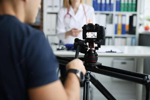 Tripod máy ảnh có kết cấu chắc chắn, chịu được tải trọng lớn 