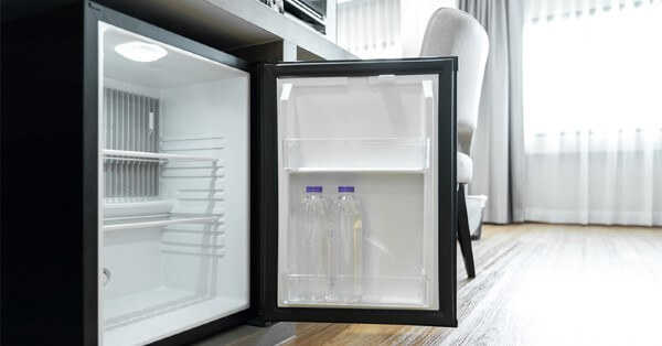 Người dùng nên vệ sinh định kỳ tủ lạnh mini