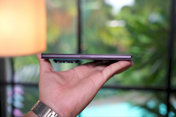 Galaxy Z Fold8 Ultra có độ mỏng chỉ 4,1mm khi mở