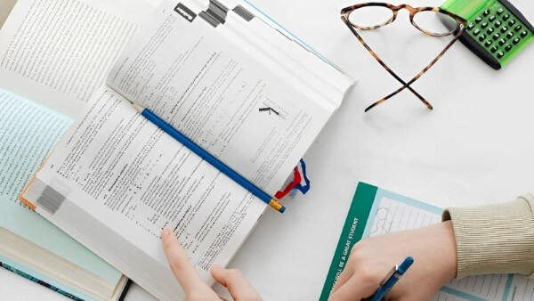 Lựa chọn nghề nghiệp đa dạng khối C01 với nhu cầu nhân lực cao
