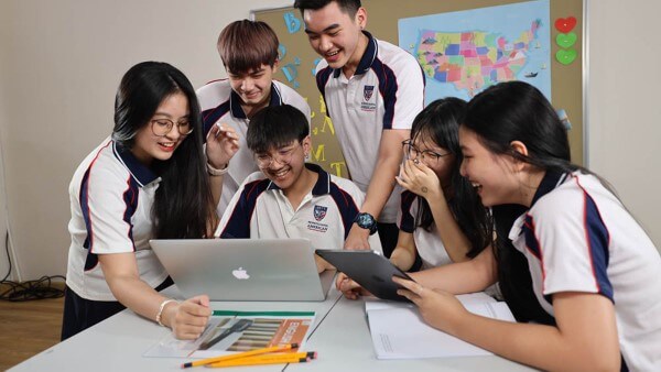Điểm chuẩn xét tuyển của các ngành bằng tổ hợp C01 có sự khác biệt 