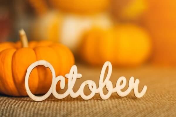 Tháng 10 - October có nguồn gốc từ từ "Octo"