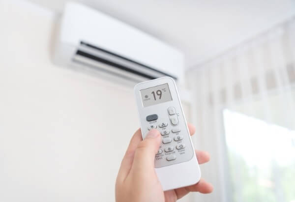 Sử dụng chế độ Dry khi thời tiết có độ ẩm cao