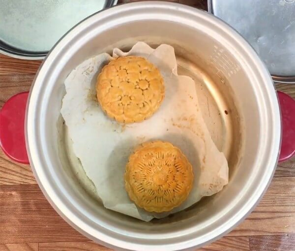 Bật chế độ Cook khoảng 15 đến 20 phút để nướng bánh