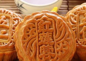 Cách làm bánh trung thu không nhân mềm thơm tại nhà