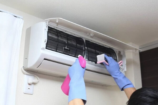 Thường xuyên vệ sinh và bảo vệ dàn nóng và lạnh điều hòa