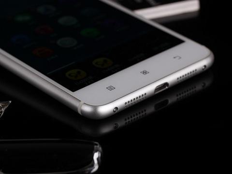 Đánh giá Lenovo S90