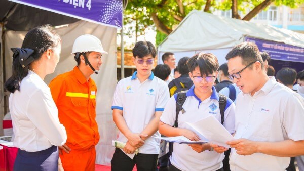 Xu hướng điểm chuẩn Đại học Cần Thơ 2025 với năm 2024 và 2023