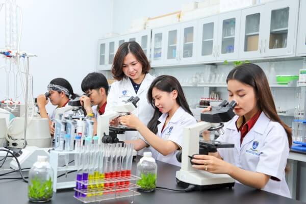 Chú ý khi lựa chọn các ngành có mức cạnh tranh cao