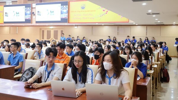 Số lượng hồ sơ đăng ký xét tuyển vào UNETI ngày càng tăng