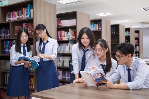 Các ngành ngôn ngữ và quốc tế thuộc nhóm điểm chuẩn cao