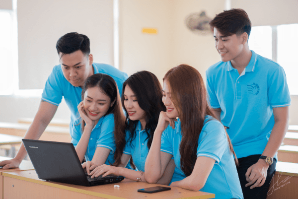 Xu hướng biến động điểm chuẩn Học Viện Phụ Nữ Việt Nam 2025