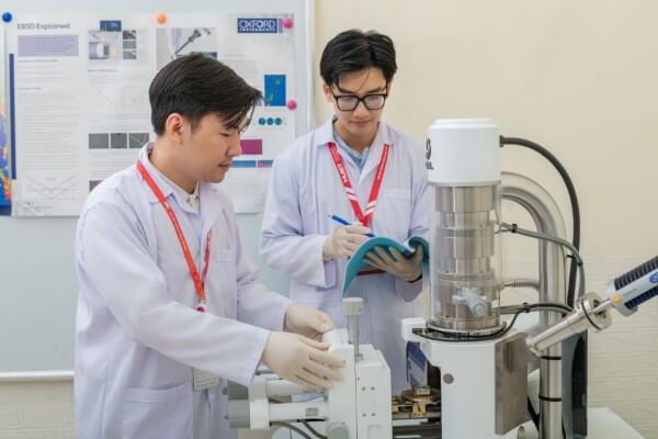 Các ngành công nghệ cao và khoa học kỹ thuật có điểm chuẩn cao nhất