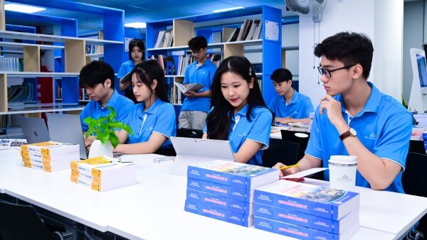 Các nhóm ngành điểm chuẩn dẫn đầu có nhu cầu nhân lực lớn