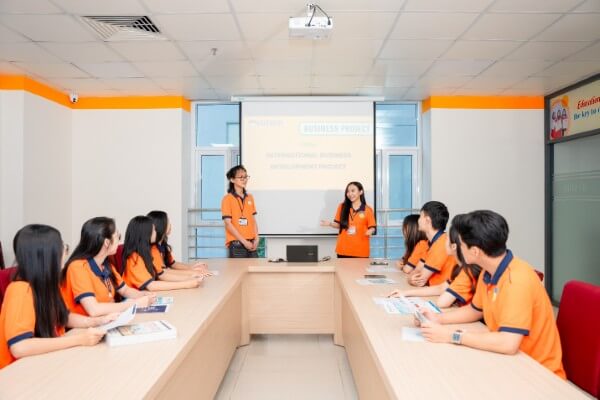Xu hướng điểm chuẩn Đại học Công nghệ TP.HCM 2025
