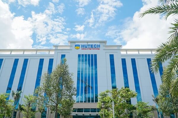 Đại học Công nghệ TP.HCM tuyển sinh hơn 60 ngành đào tạo chính quy
