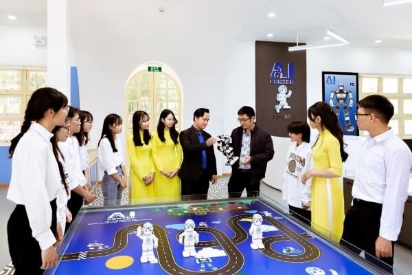 Những ngành điểm chuẩn cao do có tỷ lệ cạnh tranh cao