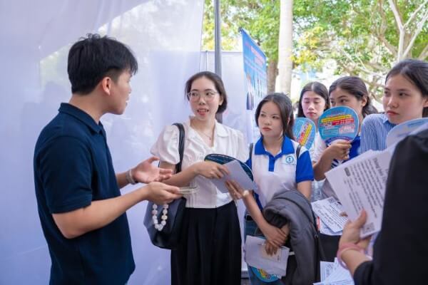 Các nhóm ngành Kinh tế, Nông nghiệp và Kỹ thuật có mức điểm ổn định