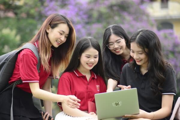 Các ngành ngôn ngữ công nghệ và truyền thông có sức hút hơn và cạnh tranh cao
