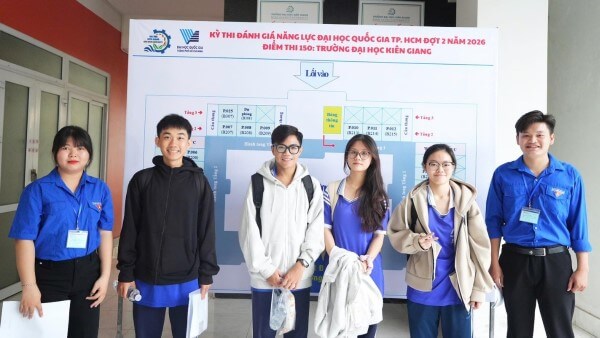 Điểm chuẩn các ngành xét tuyển theo học bạ từ 17,75 đến 28,40 điểm