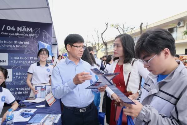 So sánh điểm chuẩn các ngành của Trường Đại học Luật Hà Nội các năm gần nhất
