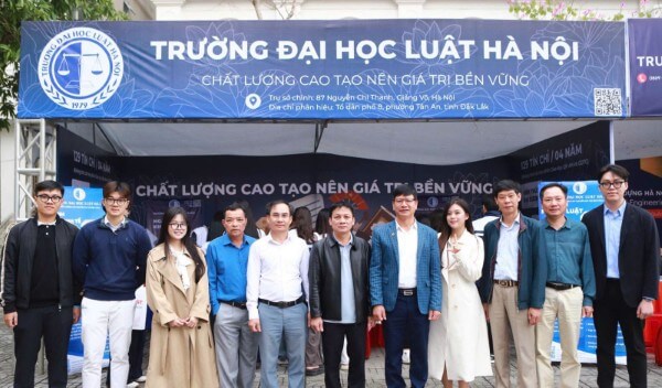 Trường Đại học Luật Hà Nội trực thuộc Bộ Tư pháp