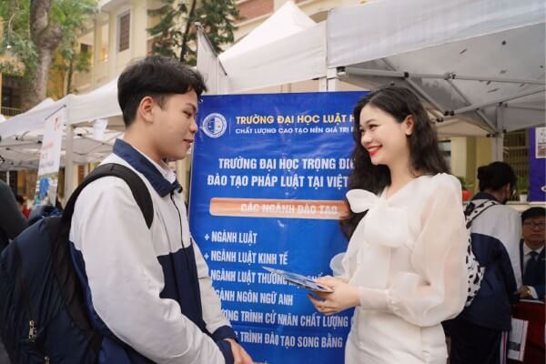 Một số điểm cần lưu ý khi nộp hồ sơ xét tuyển