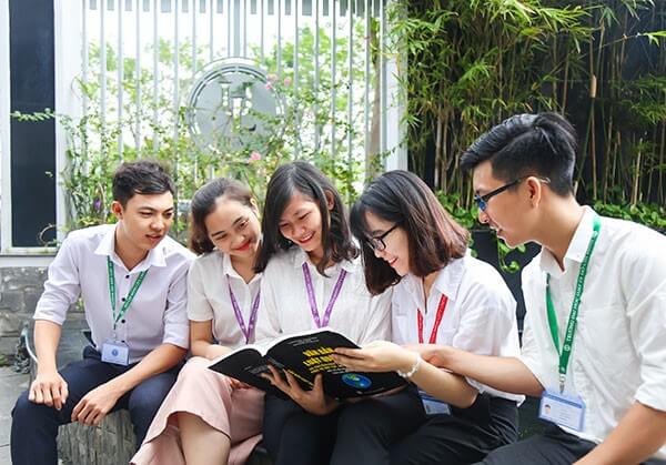 Xu hướng điểm chuẩn Đại học Luật TP.HCM 2025 giảm so với năm 2024 ở nhiều ngành