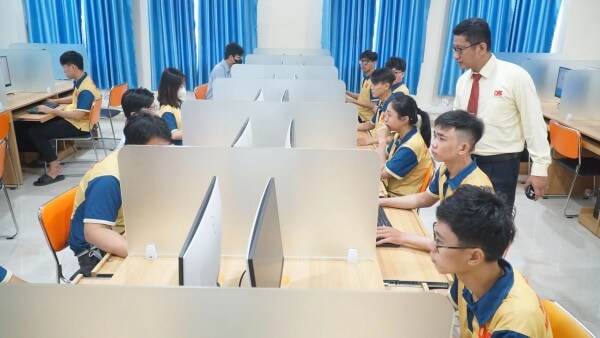 Đại học Nam Cần Thơ với hệ thống ngành đào tạo đa dạng và cơ sở vật chất hiện đại
