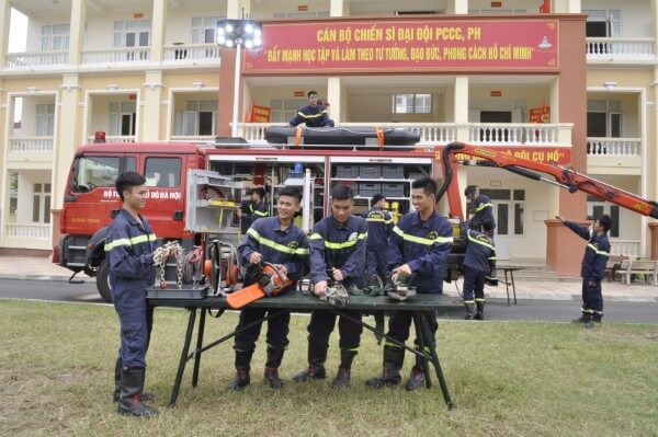 Xu hướng điểm chuẩn xét tuyển năm 2025 ở hầu hết các nhóm đều tăng 