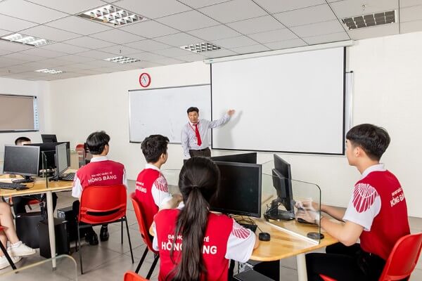 Điểm chuẩn xét tuyển từ kỳ thi V-SAT 2025