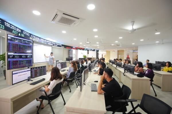 Nhóm các ngành có điểm chuẩn cao do nhu cầu nhân lực lớn
