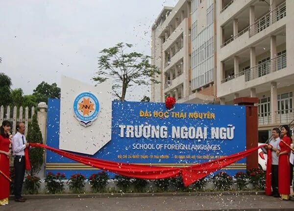 Trường Ngoại ngữ tiền thân là Khoa Ngoại ngữ của Đại học Thái Nguyên