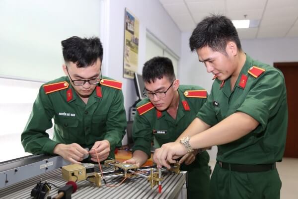 Các ngành có điểm chuẩn cao có cùng mức điểm chuẩn là 18 điểm