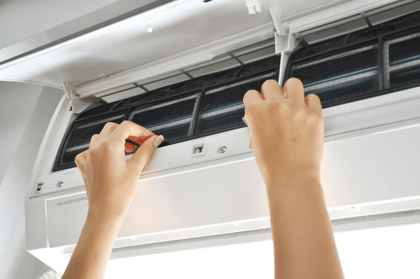 Kiểm tra quạt dàn lạnh điều hoà có hoạt động bình thường hay không