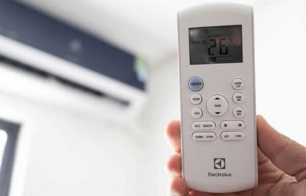 Các thiết bị điện tử có thể gây nhiễu tín hiệu truyền từ remote đến điều hòa